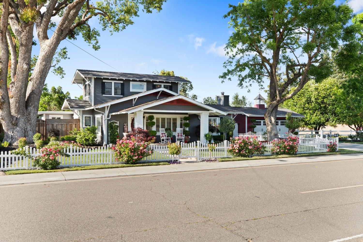 2420 Vine Avenue