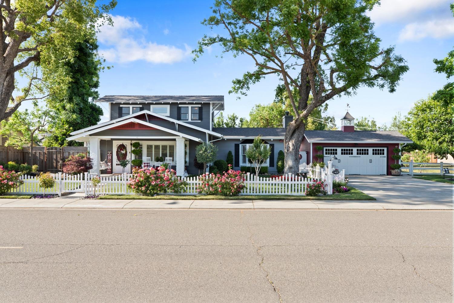 2420 Vine Avenue