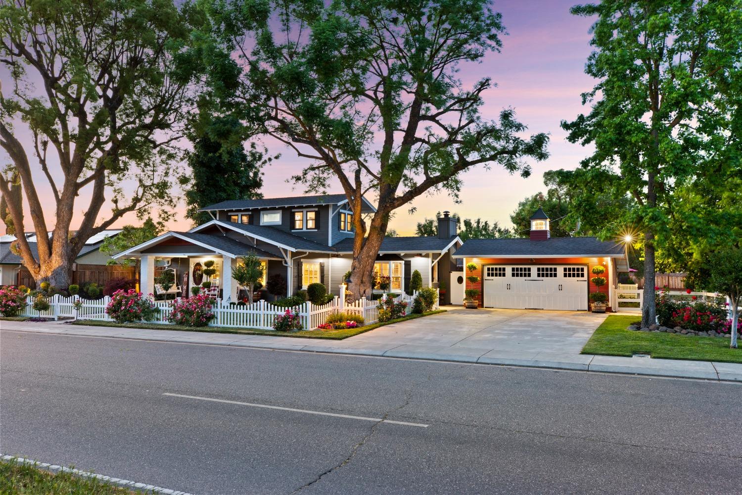 2420 Vine Avenue