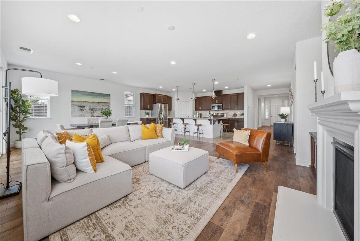 5624 Saratoga Circle