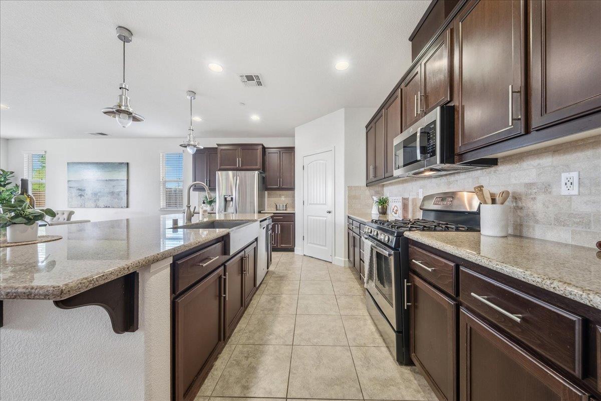 5624 Saratoga Circle