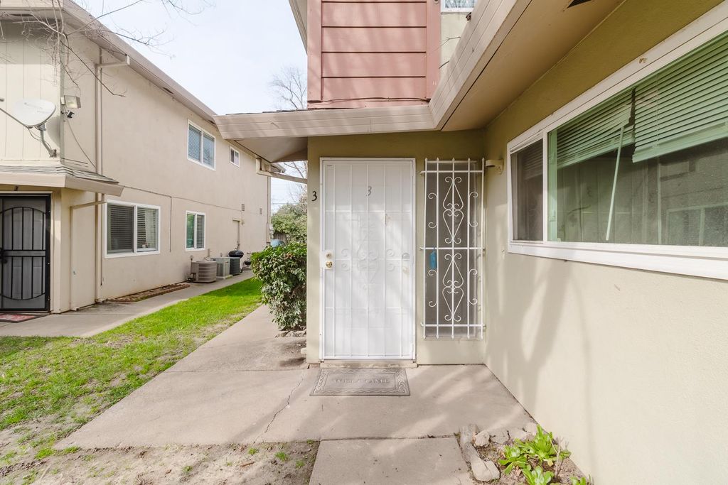 Photo of 2024 S BENITA Drive, Rancho Cordova, CA 95670 (MLS # 226030835)