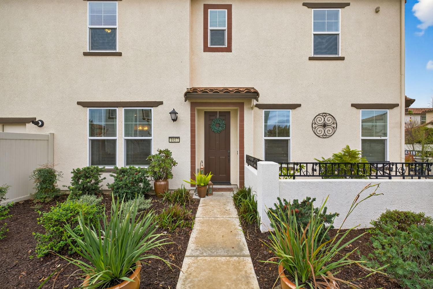 1037 Billington Lane