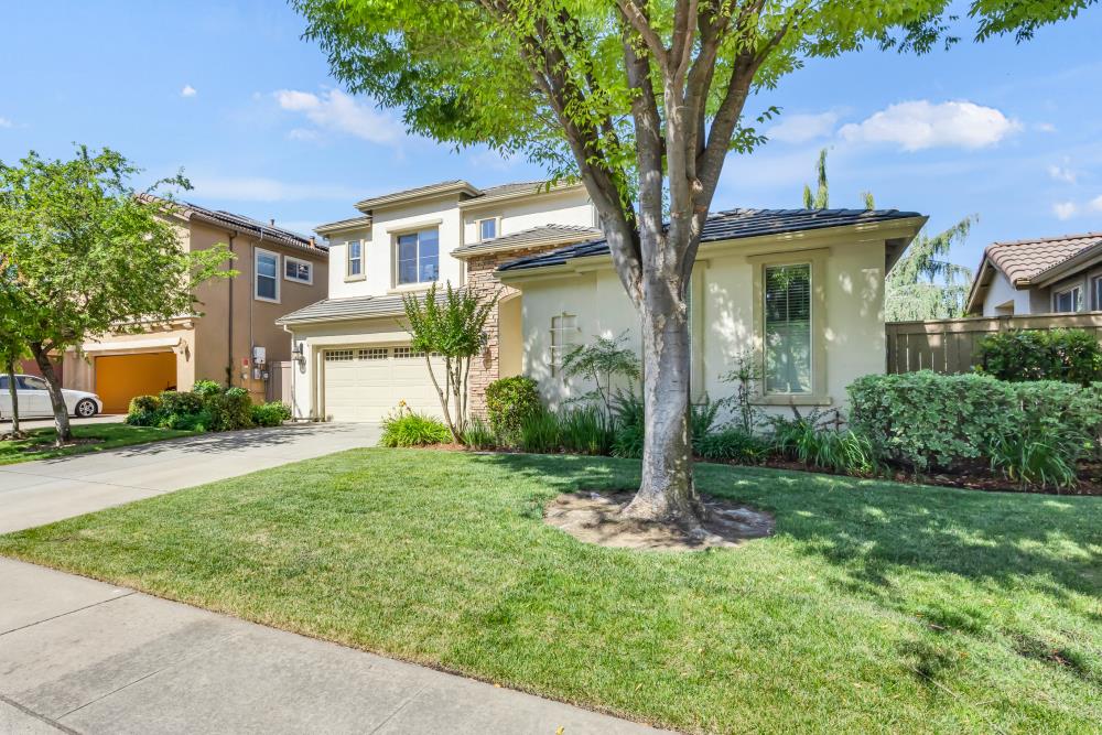 1046 Smith Way