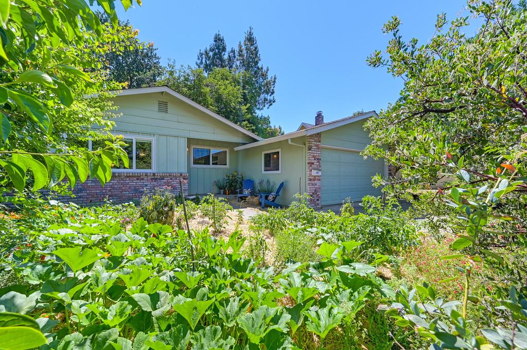 1434 Monarch Lane