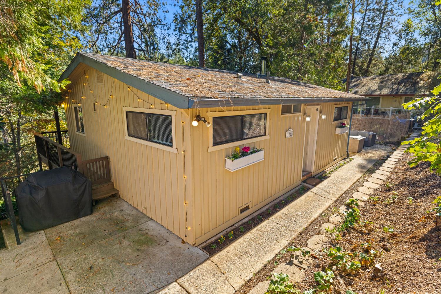 3220 Naomi Way