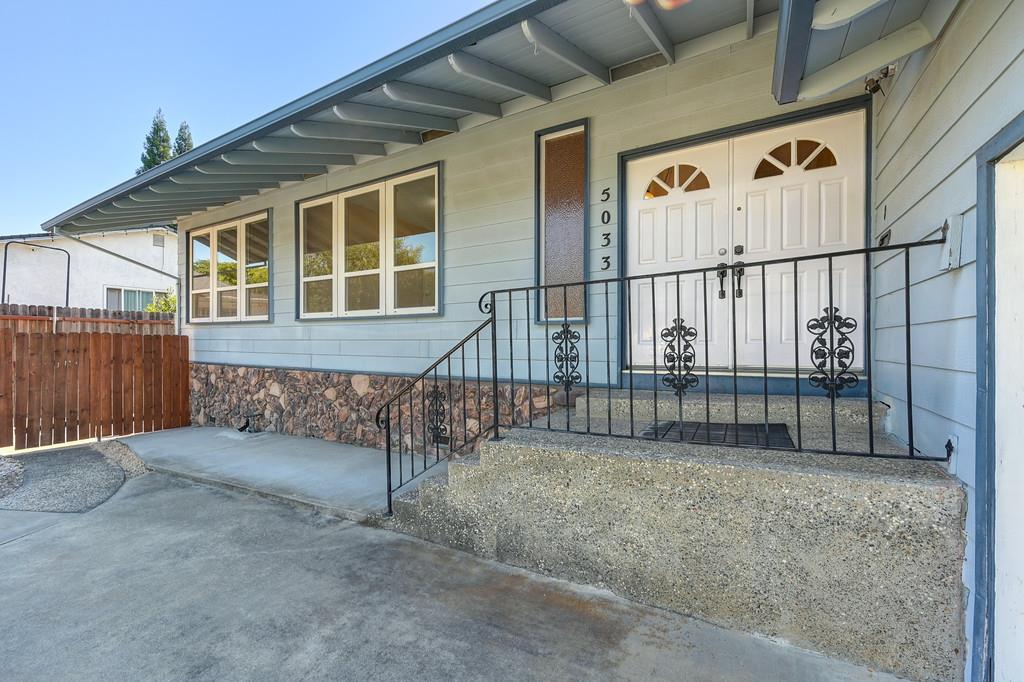 5033 Dory Way