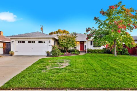 4450 Clytie Way Sacramento CA 95864