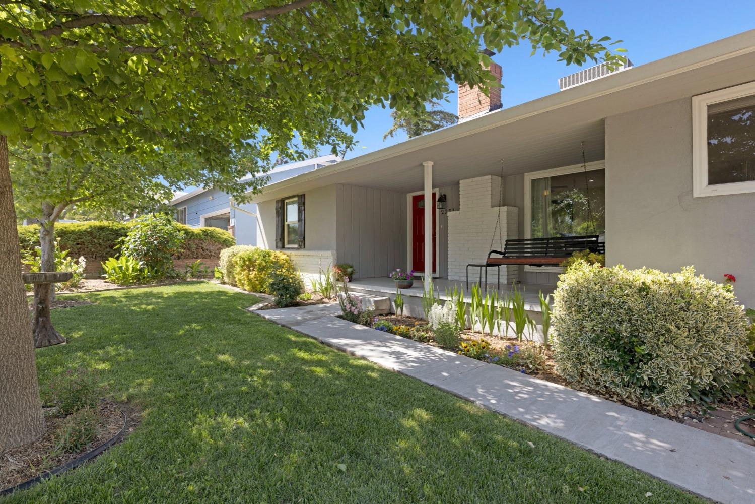 2251 Tulip Way