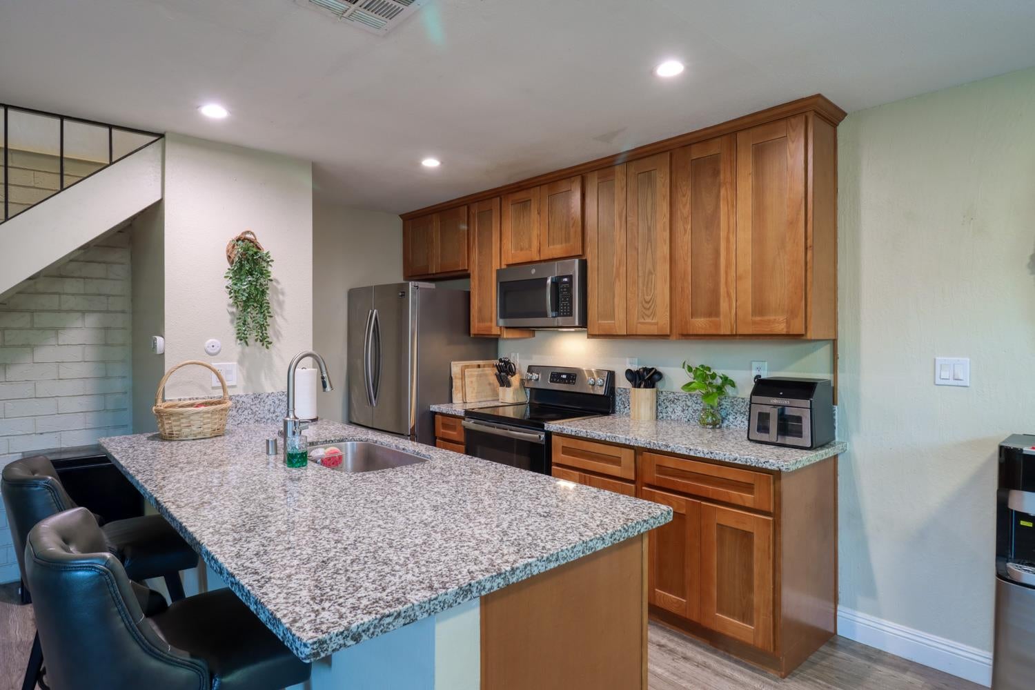 5615 Revelstok Drive 2