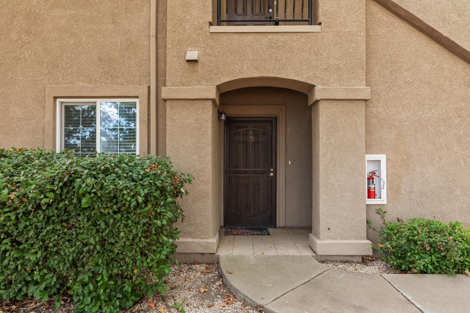 4200 E Commerce Way 914