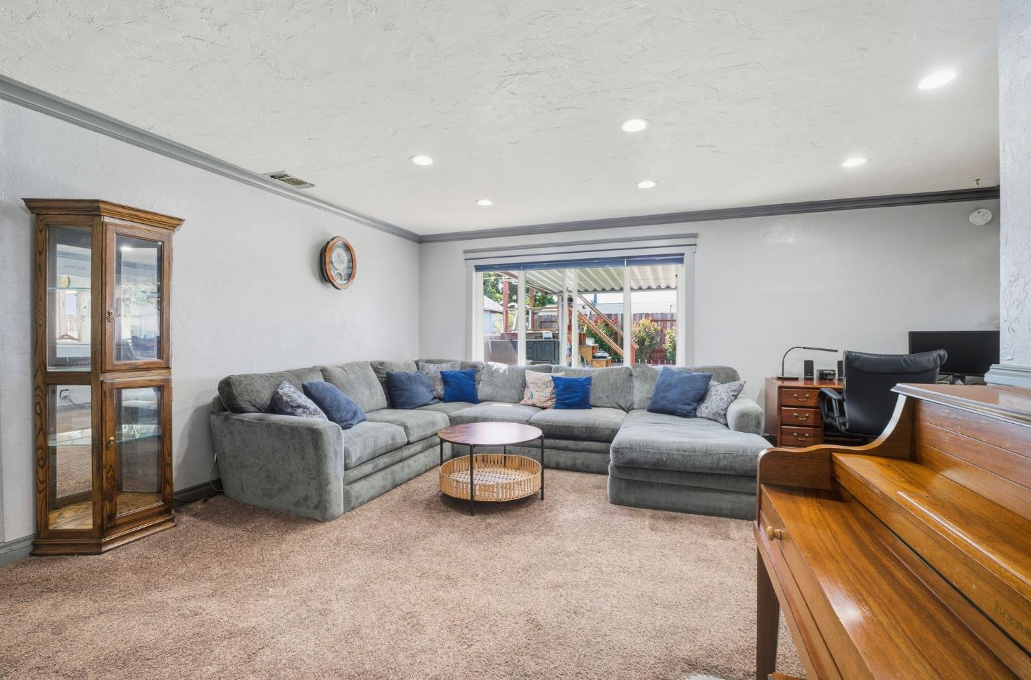 4218 Cortright
