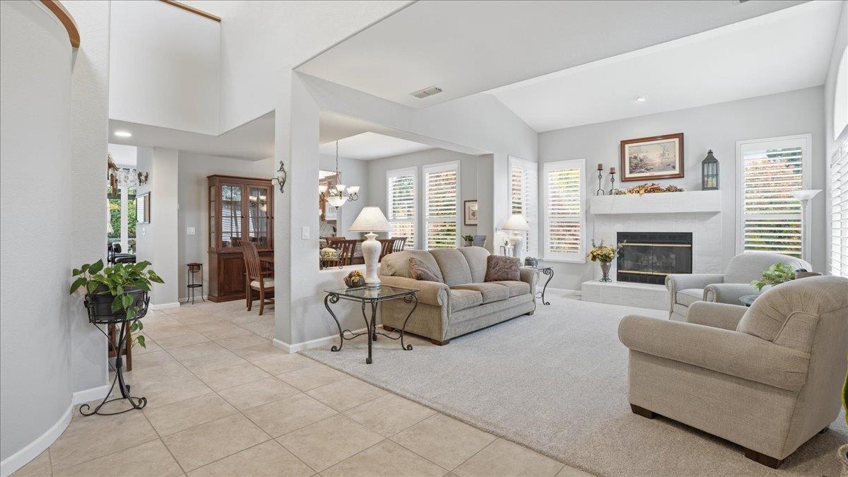 105 Waterboro Square