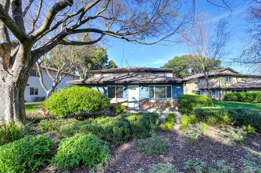 1703 Donner Avenue 1