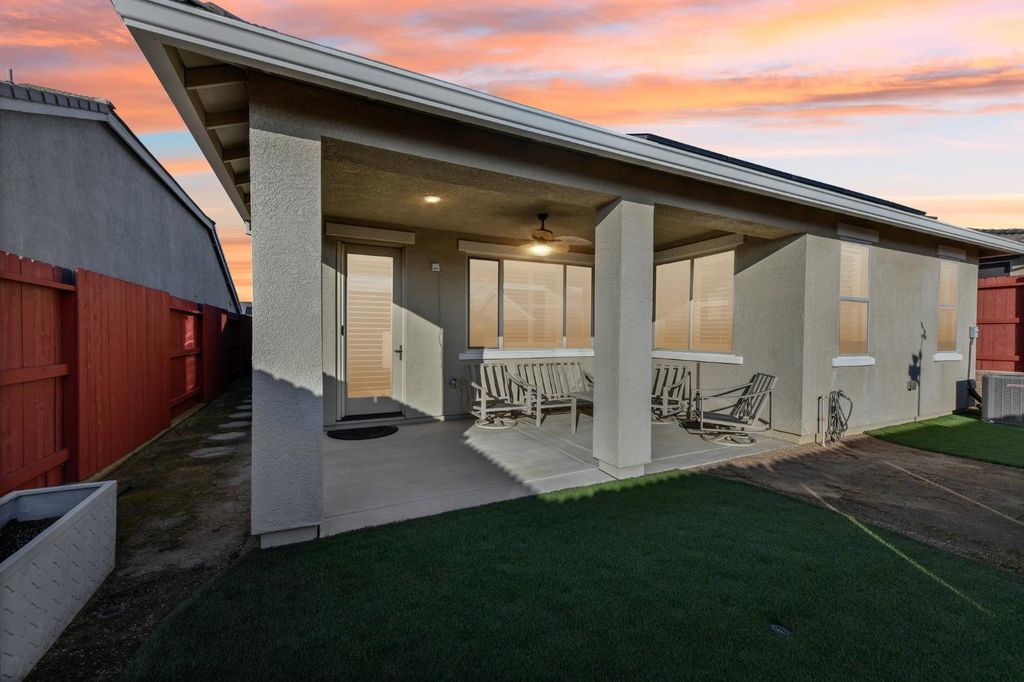 Photo of 8536 Avelin Place, El Dorado Hills, CA 95762 (MLS # 226034938)