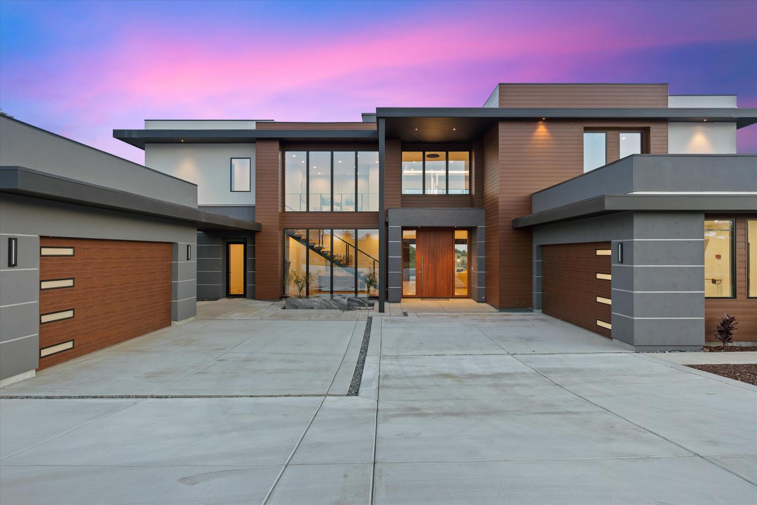 3516 Vista De Madera