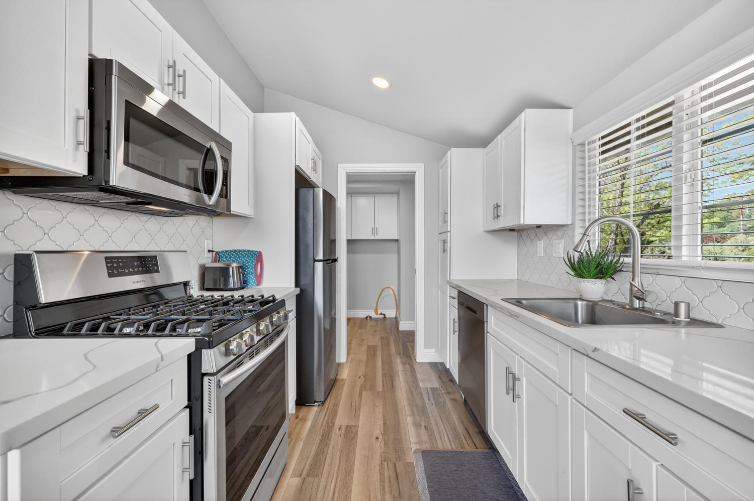 6225 Crystal Boulevard