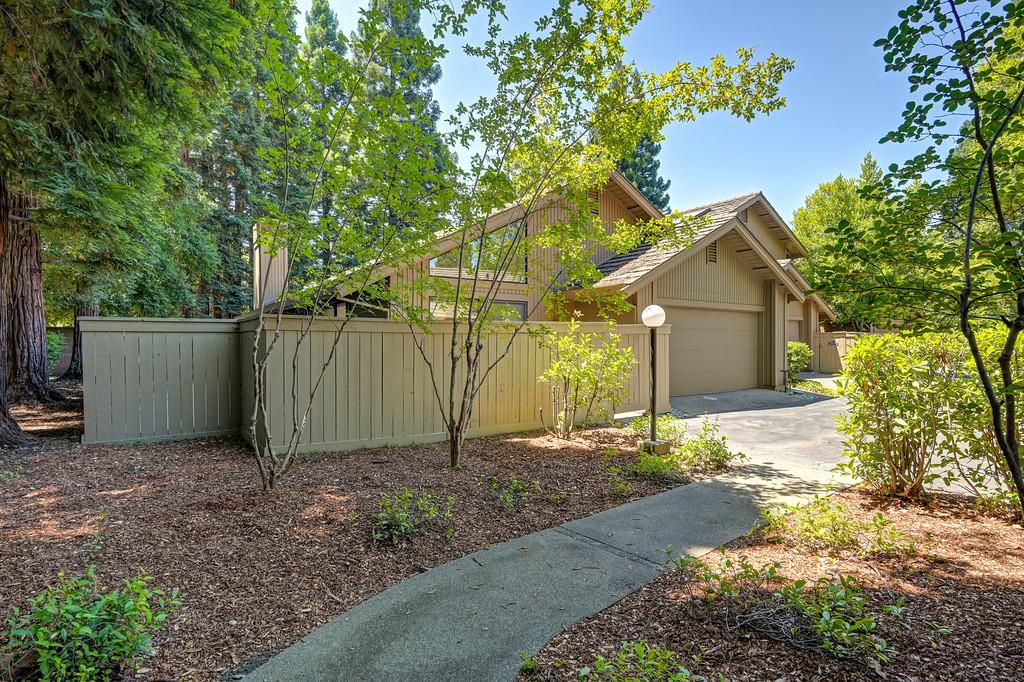 1815 Discovery Village Lane