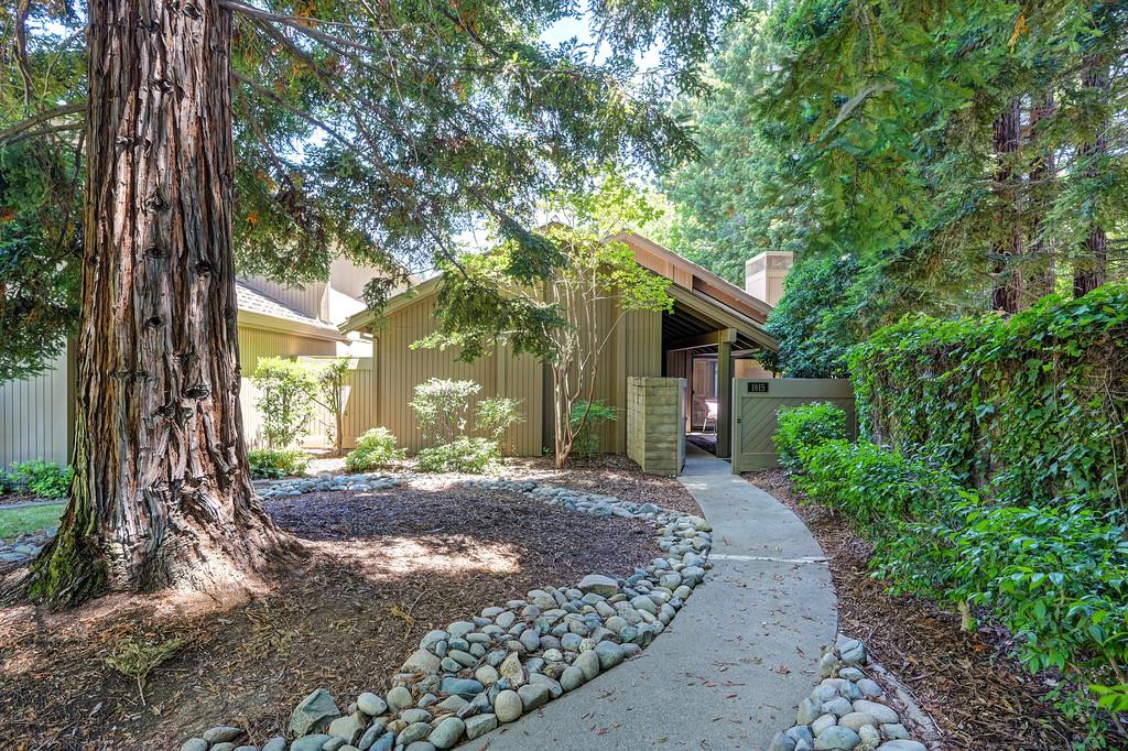1815 Discovery Village Lane