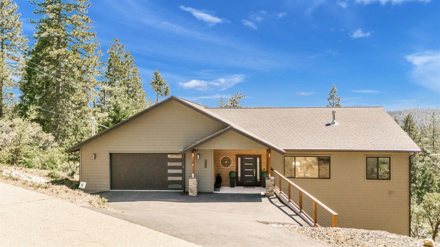 3321 Menominee Court