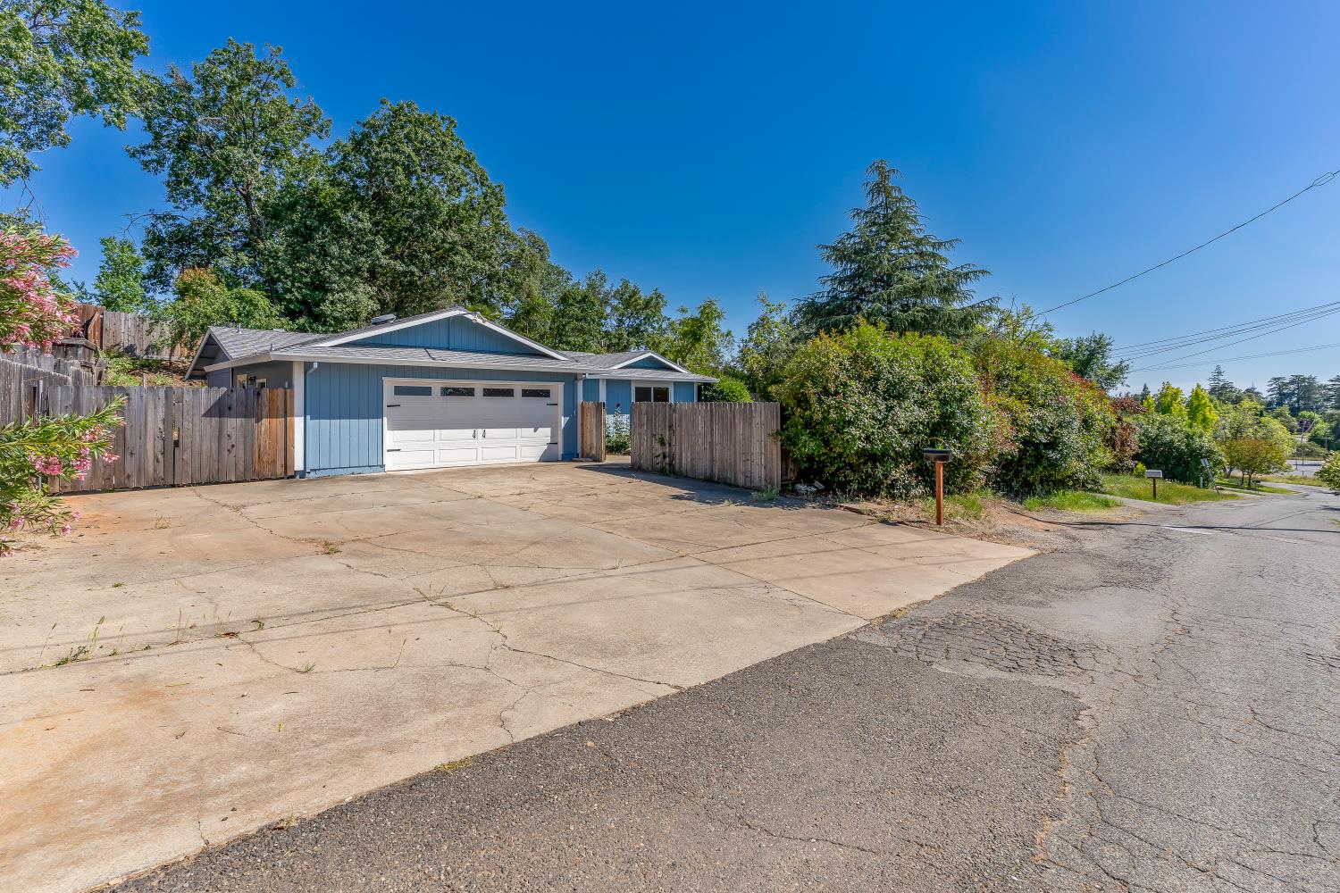 2757 Spear Street