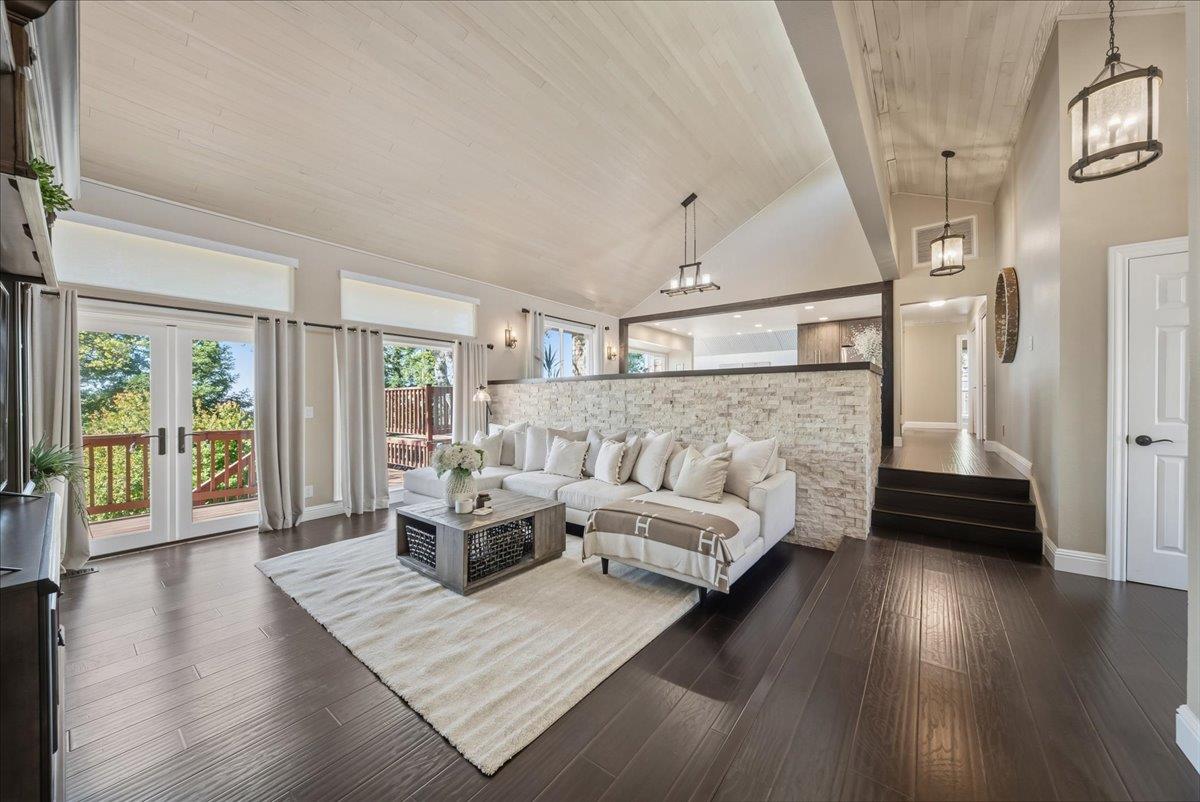 3550 Rocky Ridge Way