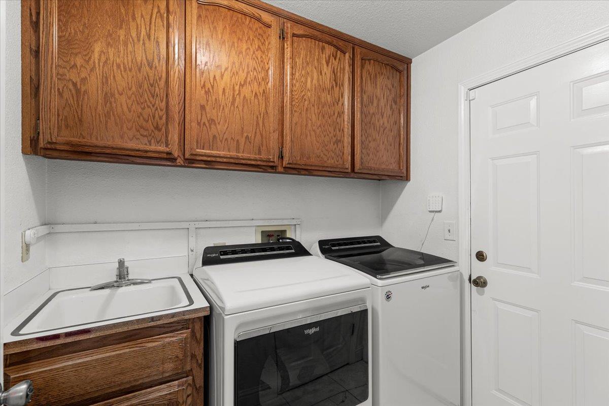 Modesto, California 95356, United States, 4 Bedrooms Bedrooms, ,3 BathroomsBathrooms,Residential,Active,190853