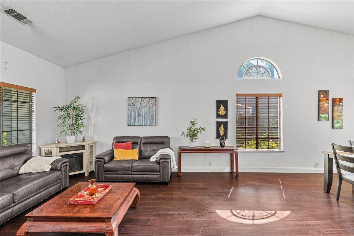 Modesto, California 95356, United States, 4 Bedrooms Bedrooms, ,3 BathroomsBathrooms,Residential,Active,190853