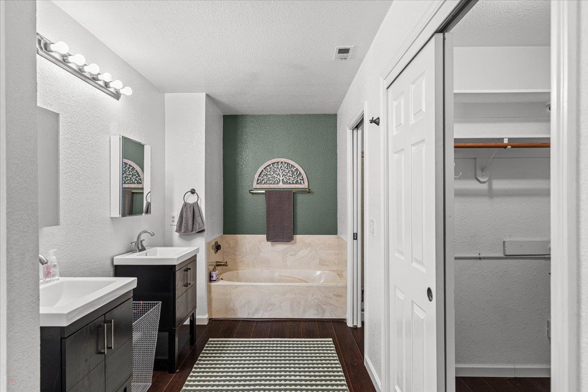 Modesto, California 95356, United States, 4 Bedrooms Bedrooms, ,3 BathroomsBathrooms,Residential,Active,190853