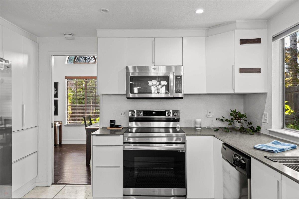 Modesto, California 95356, United States, 4 Bedrooms Bedrooms, ,3 BathroomsBathrooms,Residential,Active,190853