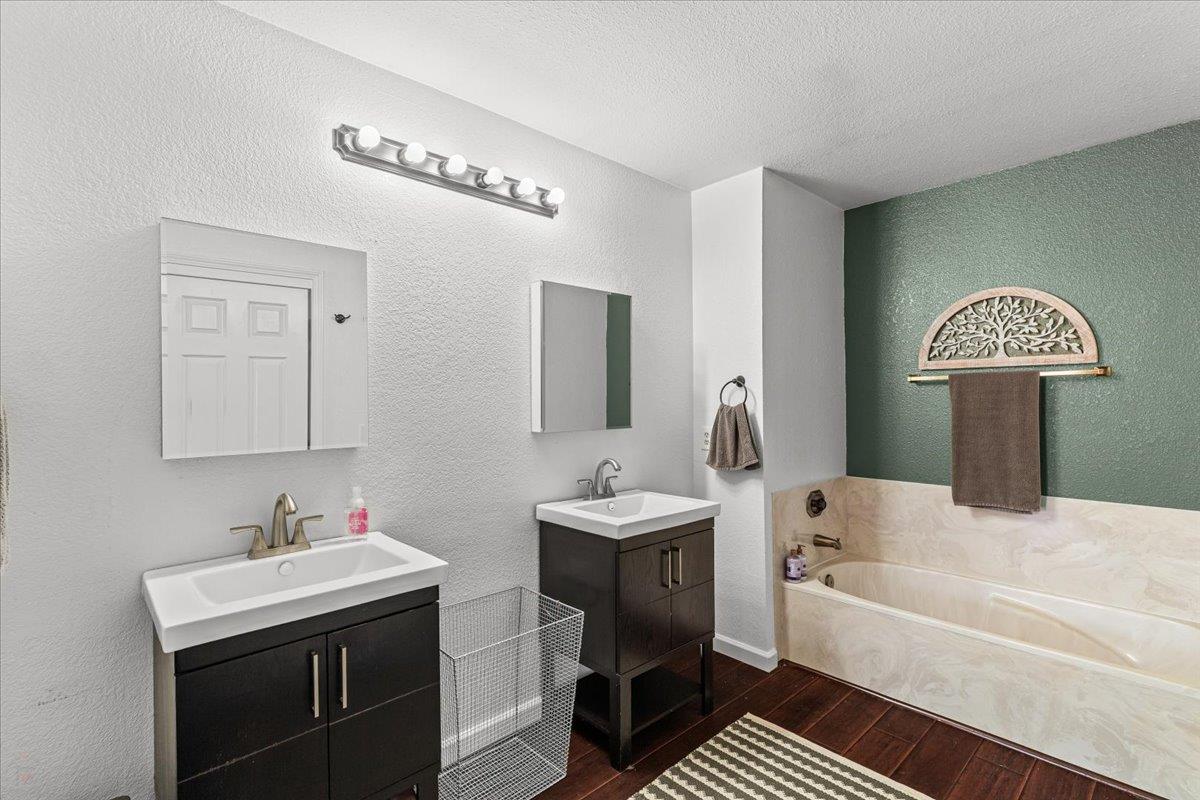 Modesto, California 95356, United States, 4 Bedrooms Bedrooms, ,3 BathroomsBathrooms,Residential,Active,190853