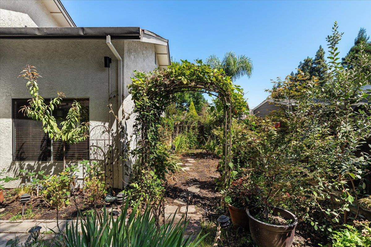 Modesto, California 95356, United States, 4 Bedrooms Bedrooms, ,3 BathroomsBathrooms,Residential,Active,190853