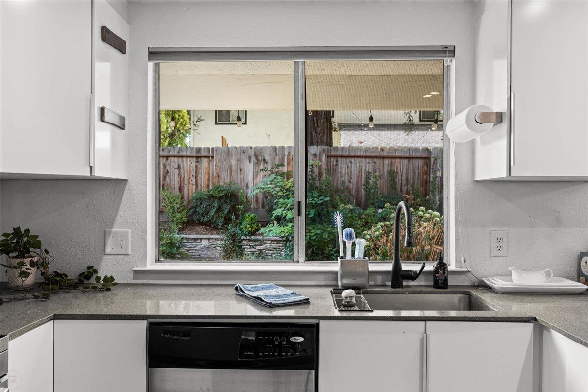 Modesto, California 95356, United States, 4 Bedrooms Bedrooms, ,3 BathroomsBathrooms,Residential,Active,190853