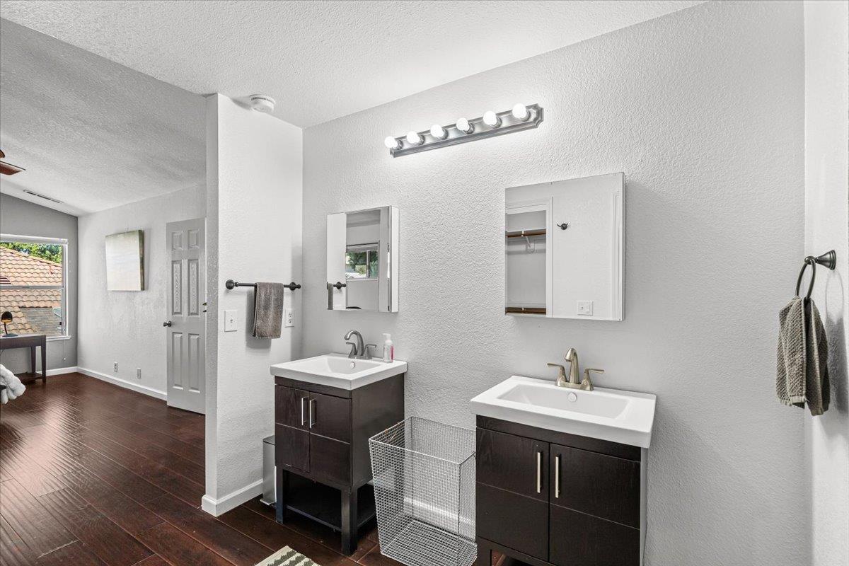 Modesto, California 95356, United States, 4 Bedrooms Bedrooms, ,3 BathroomsBathrooms,Residential,Active,190853