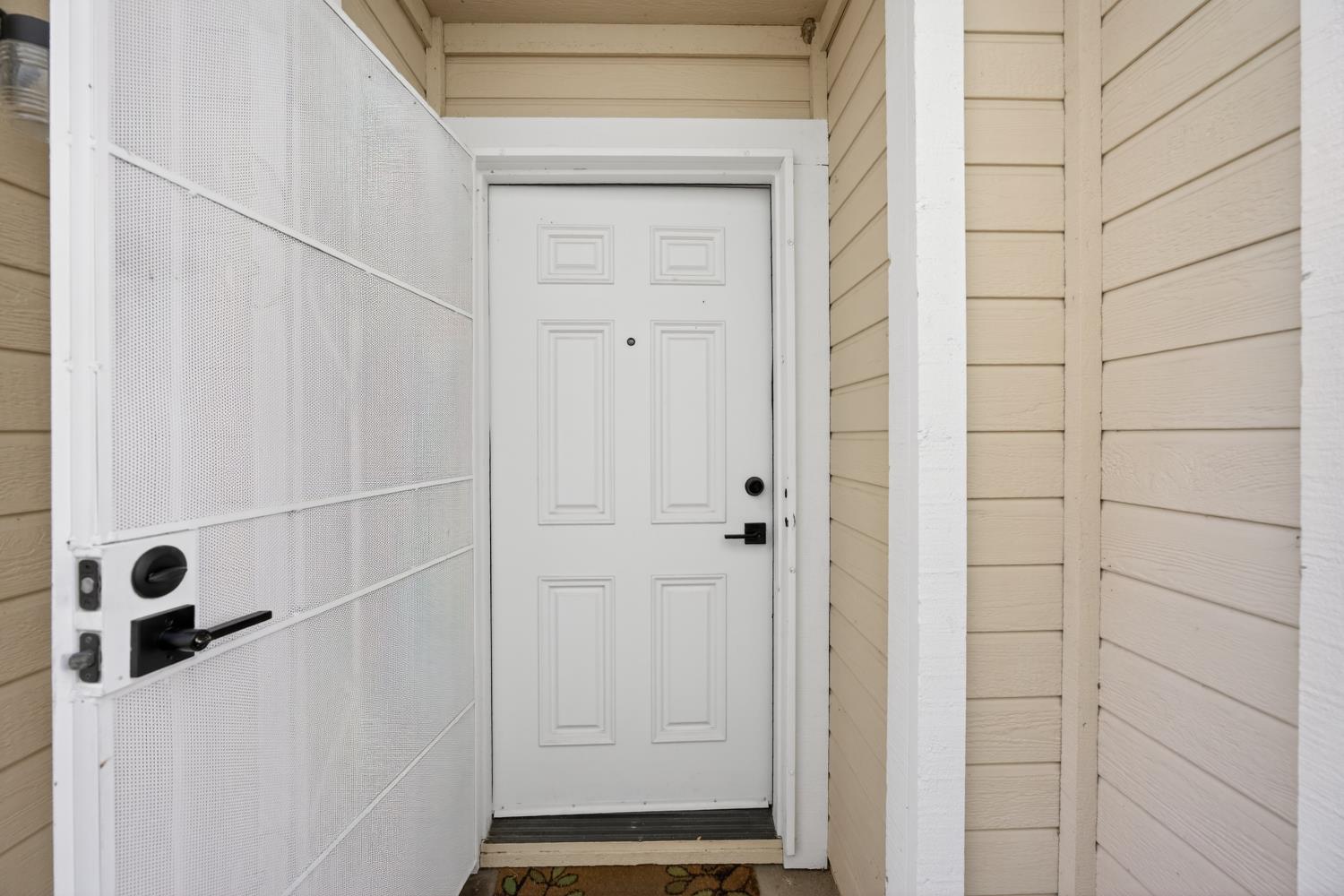 9365 Laguna Pointe Way