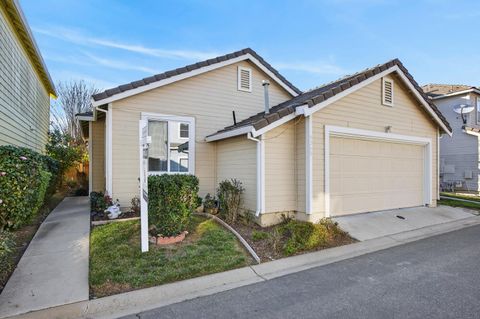 9365 Laguna Pointe Way Elk Grove CA 95758