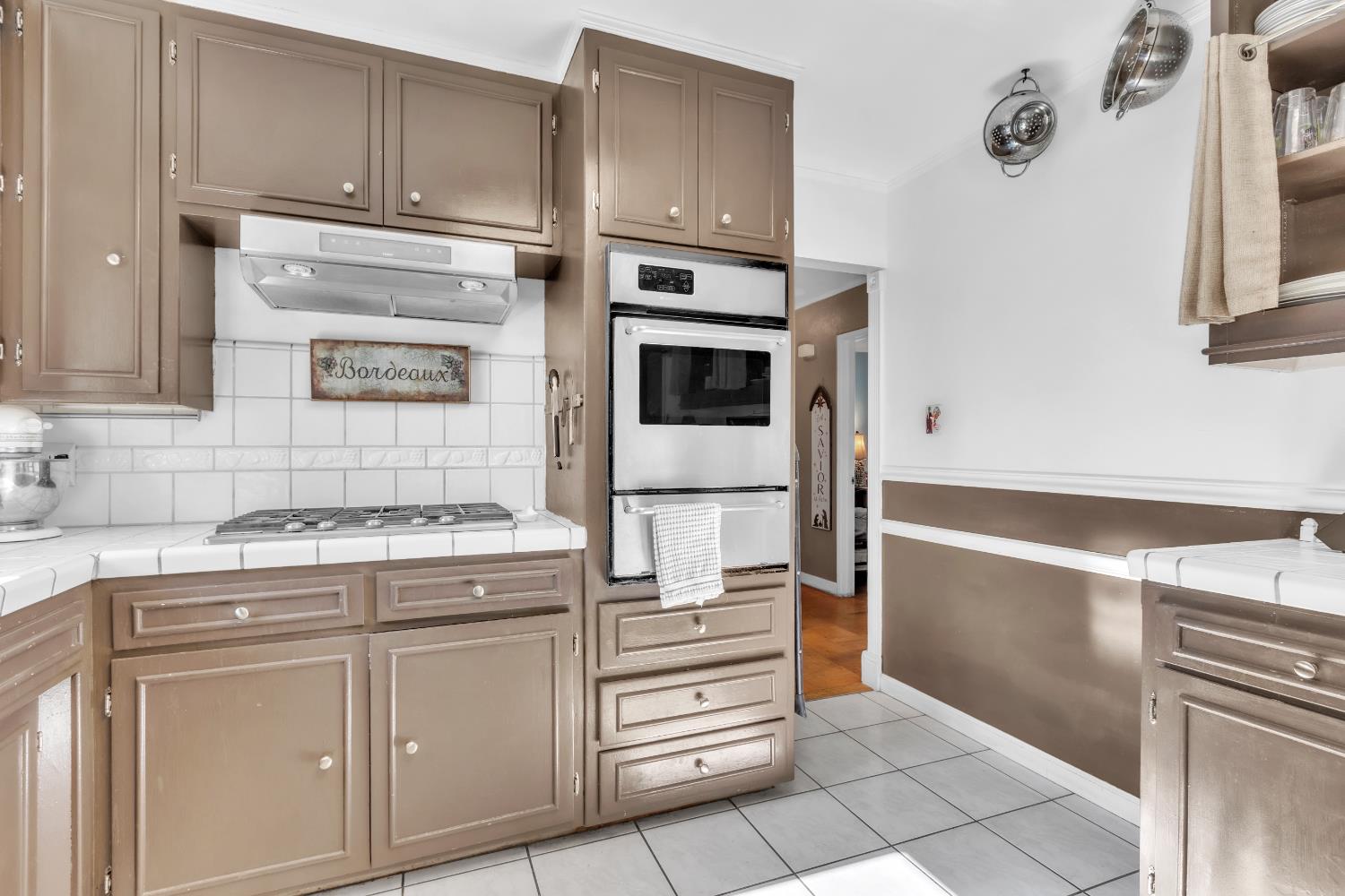 10406 Ambassador Drive