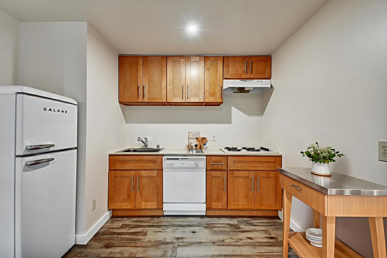 5021 Macarthur Boulevard