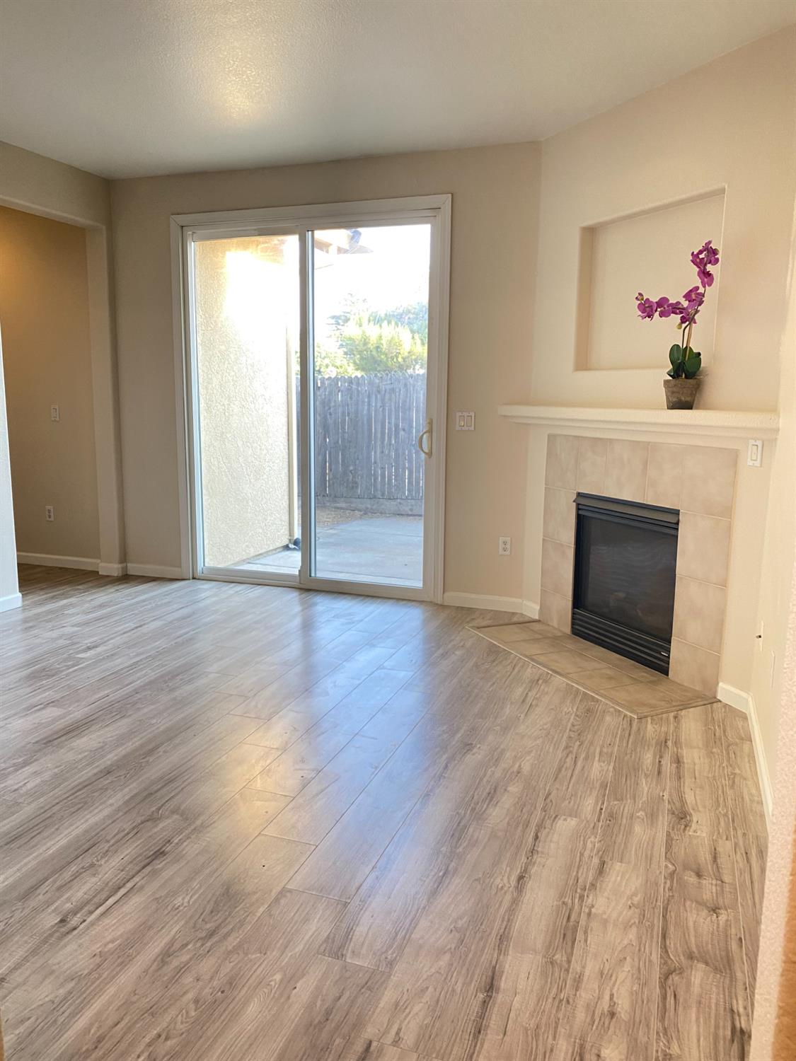 Sacramento, California 95823, United States, 2 Bedrooms Bedrooms, ,2 BathroomsBathrooms,Residential,Active,170407