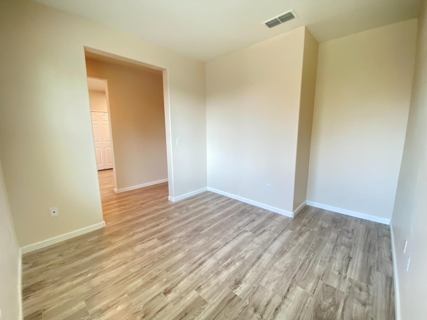 Sacramento, California 95823, United States, 2 Bedrooms Bedrooms, ,2 BathroomsBathrooms,Residential,Active,170407