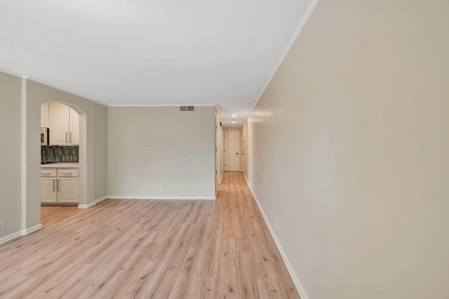 702 Woodside Lane 8