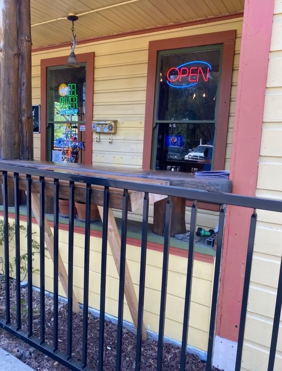 589 Main Street