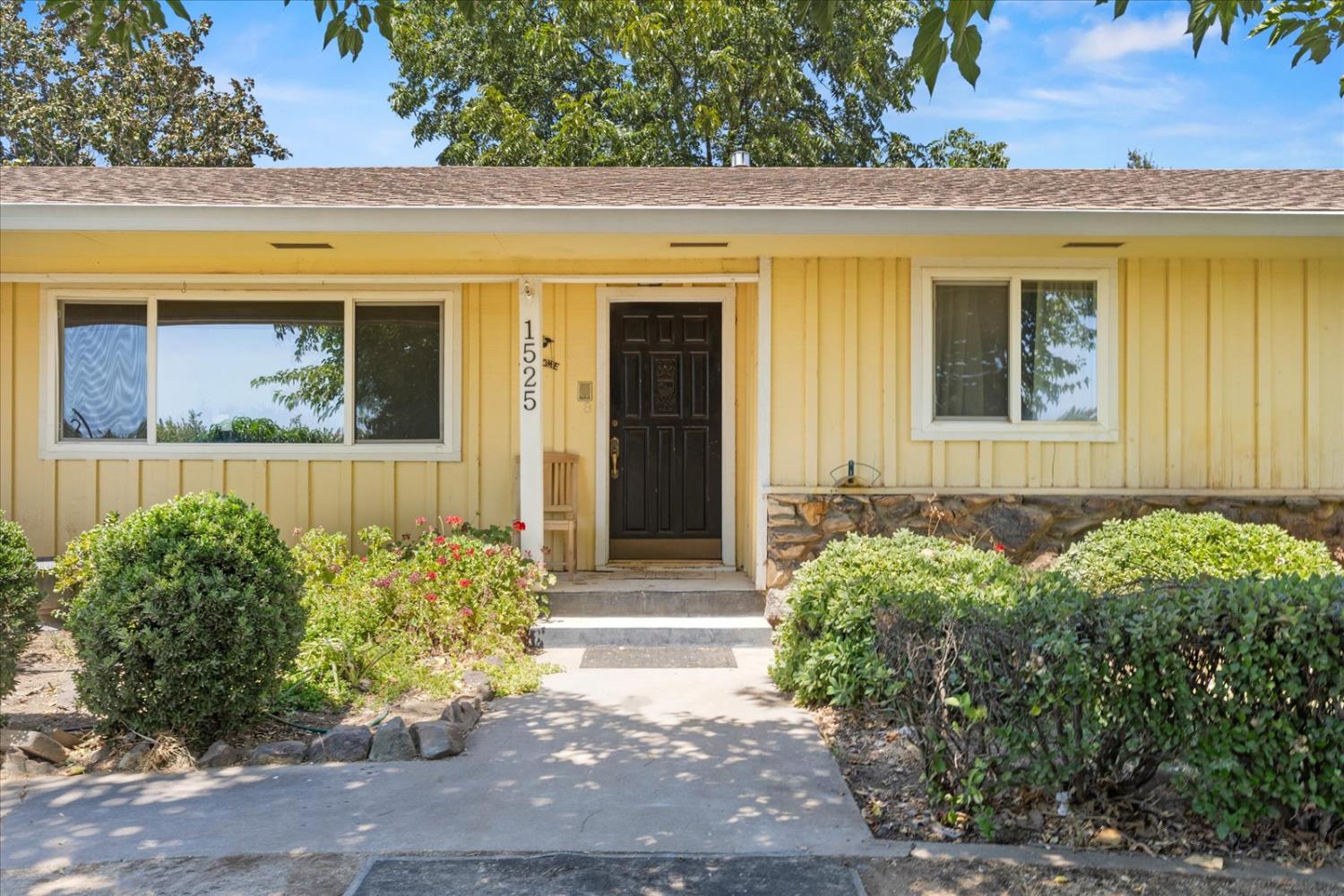 1525 Bogue Road