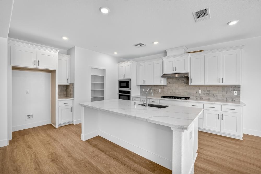 10276 Golden Sunray Drive