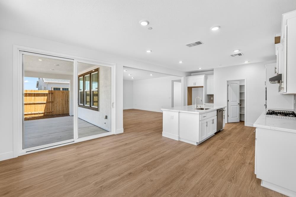 10276 Golden Sunray Drive