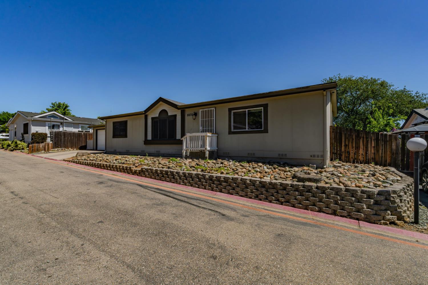 5878 W Park Dr