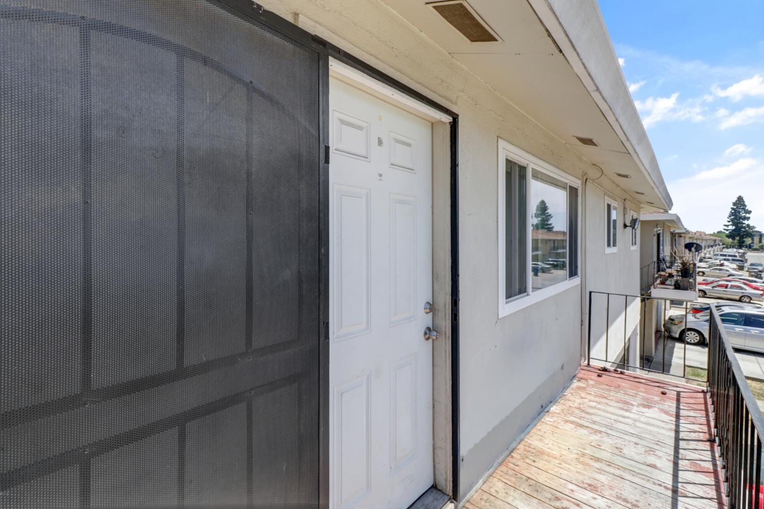 7384 Franklin Boulevard 4