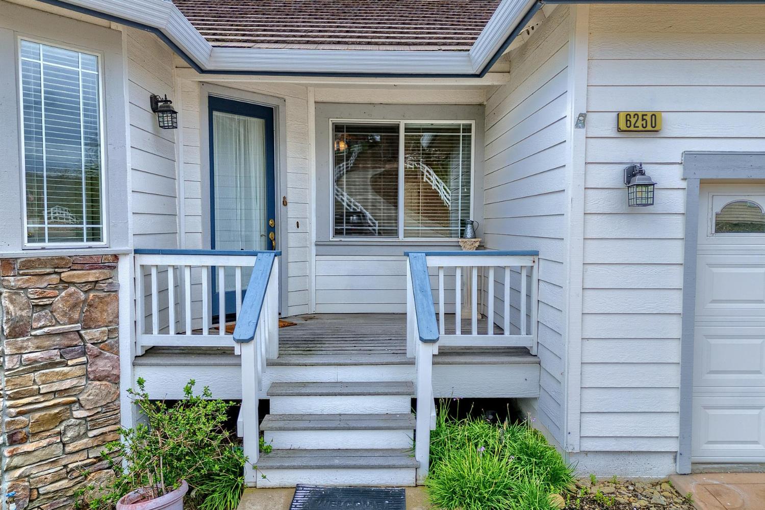 6250 Bluff View Road