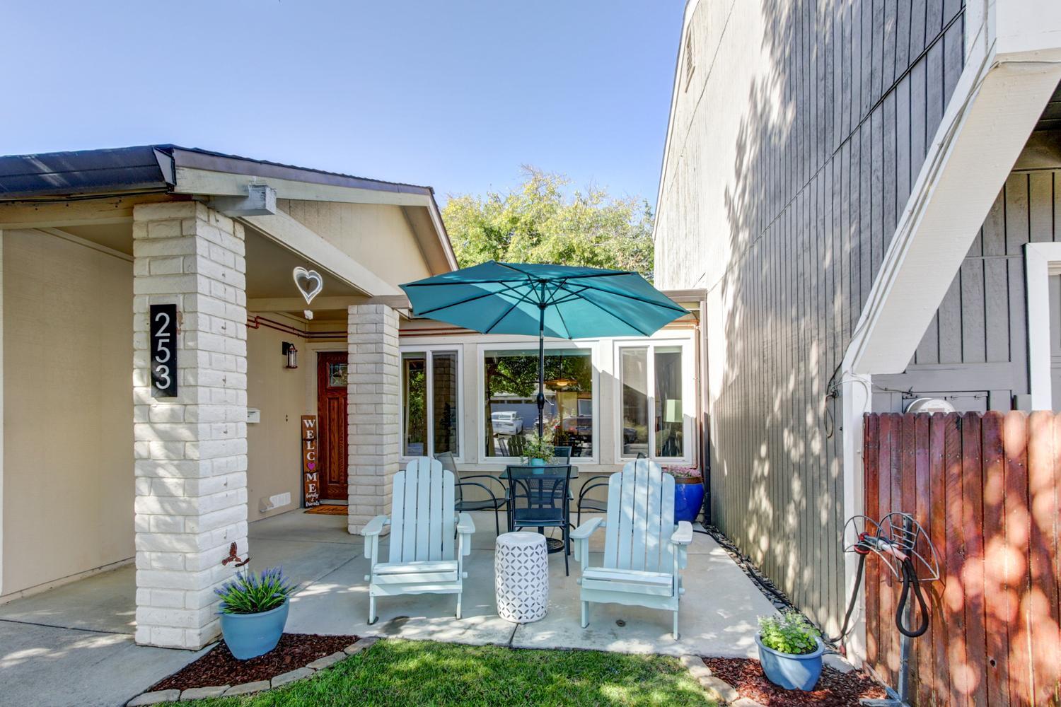 253 Baja Avenue