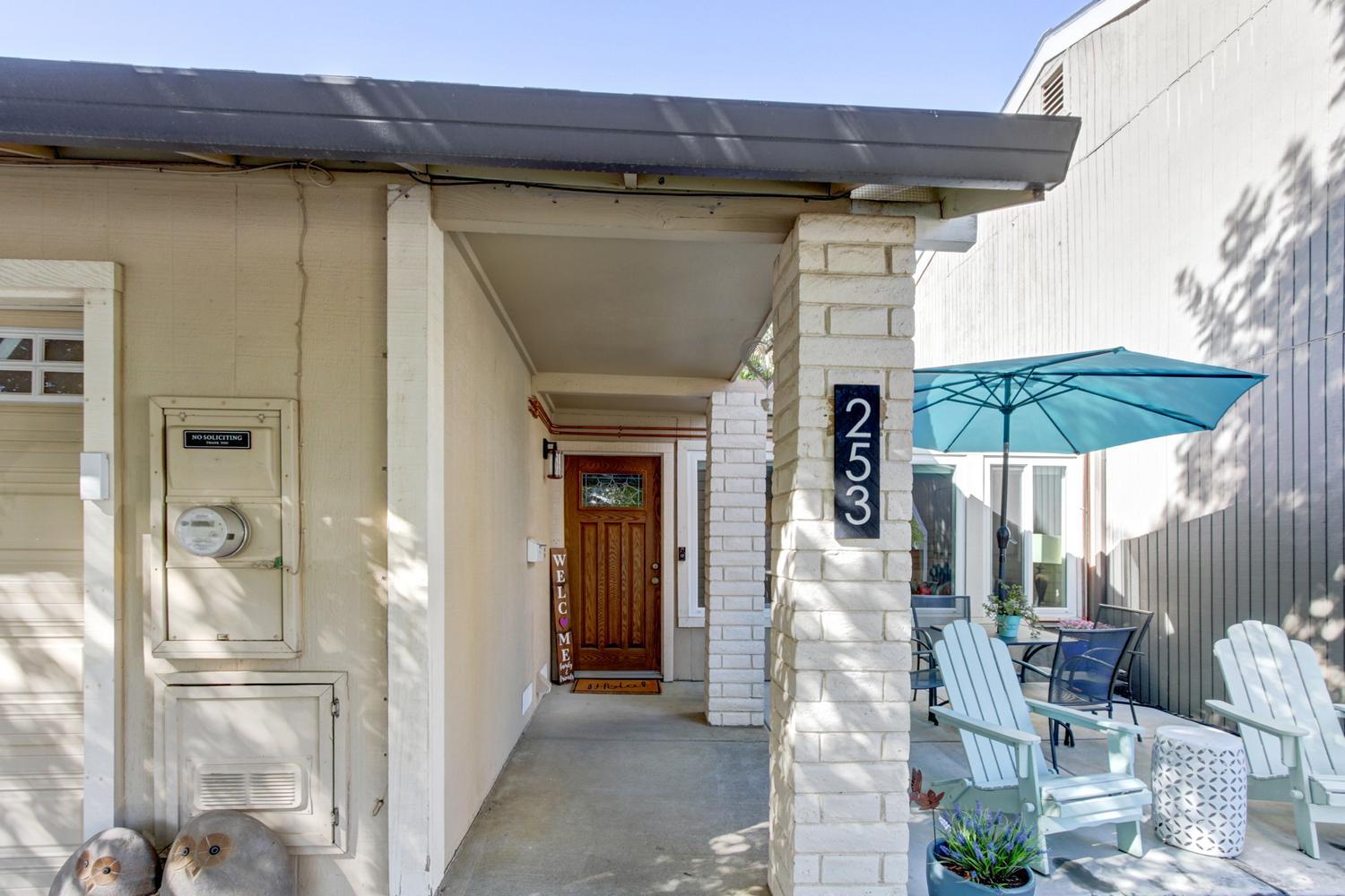 253 Baja Avenue